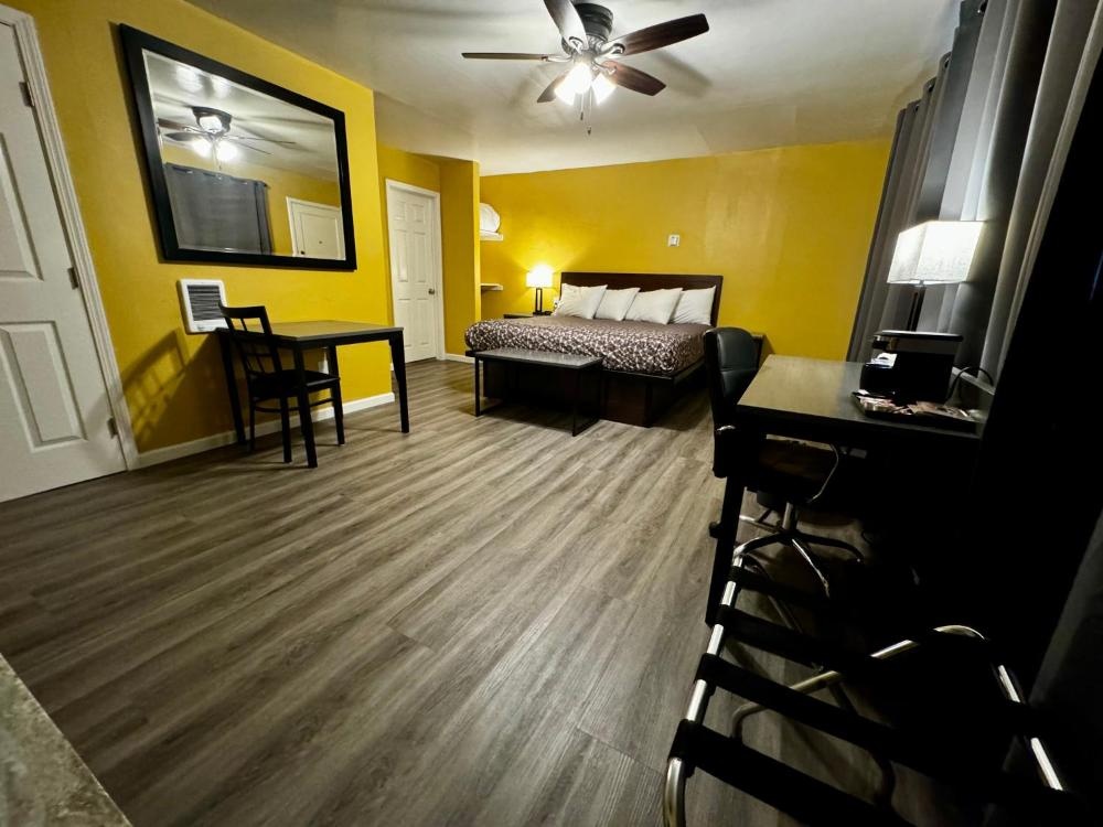 Carmel Wayfarer Inn Image 10