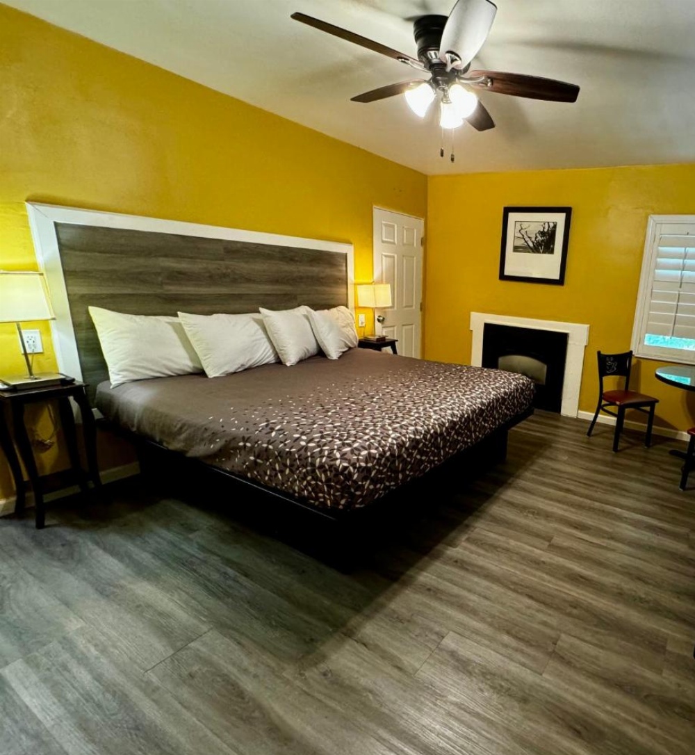Carmel Wayfarer Inn Image 16