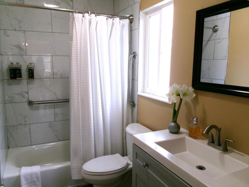 Carmel Wayfarer Inn Image 32