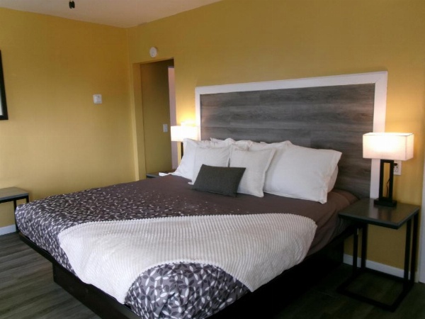 Carmel Wayfarer Inn image 18
