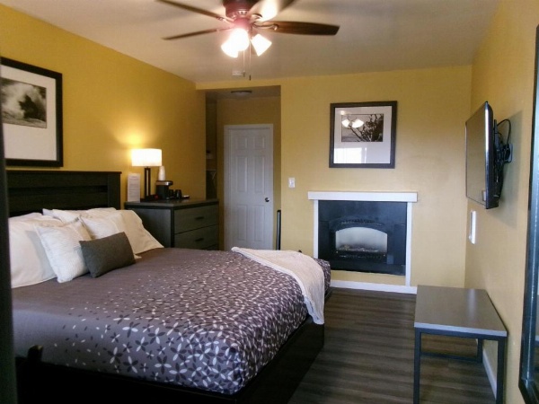 Carmel Wayfarer Inn image 7